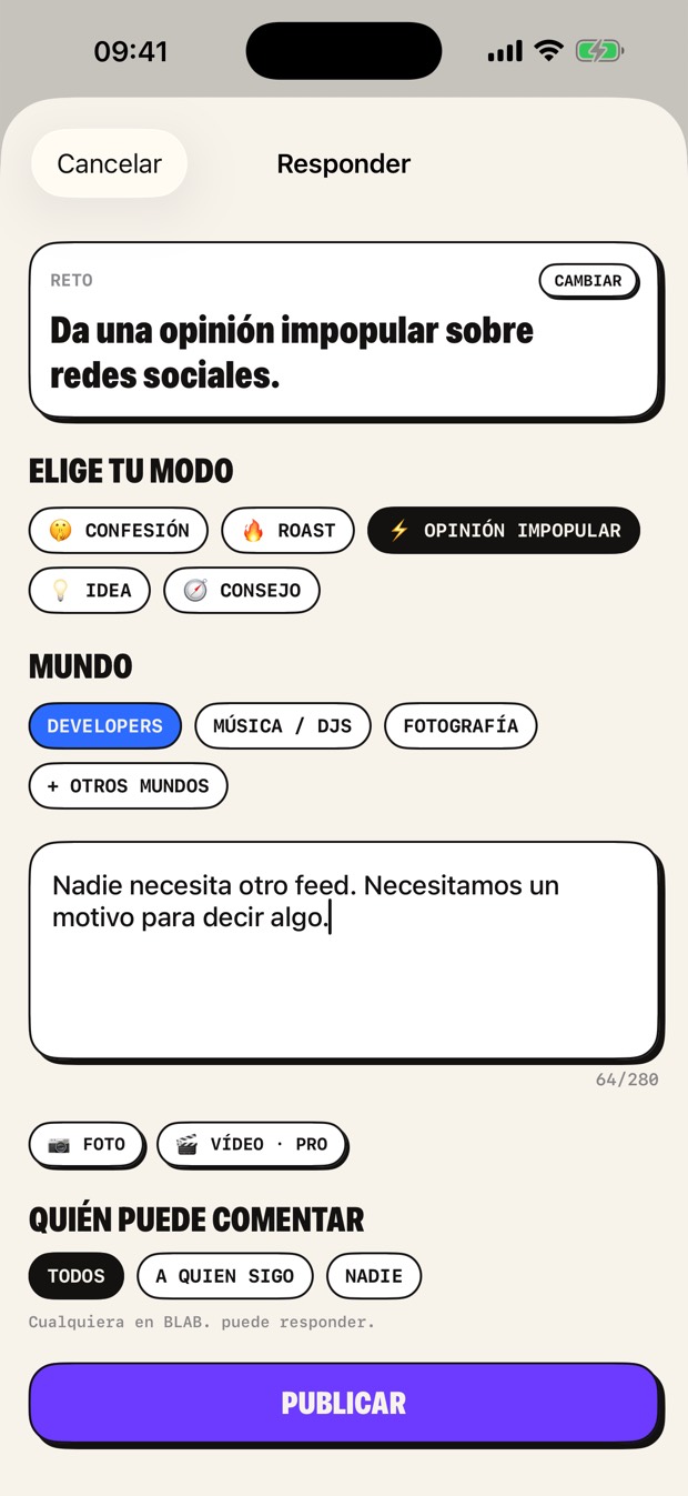 Responder: eliges el modo, el mundo y quién puede comentar.